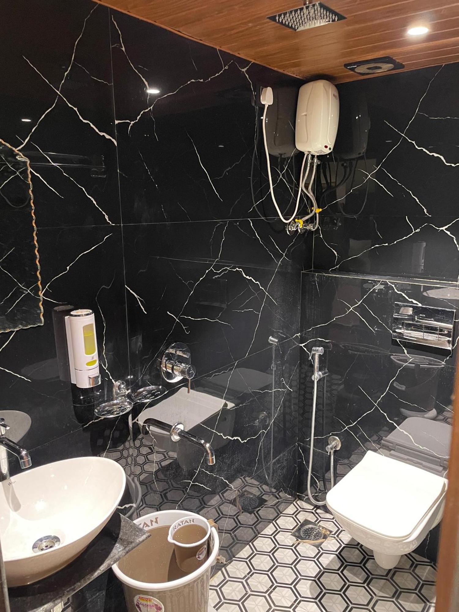 Hotel Sai Palace- Near Tata Memorial Hospital Mumbai  Buitenkant foto