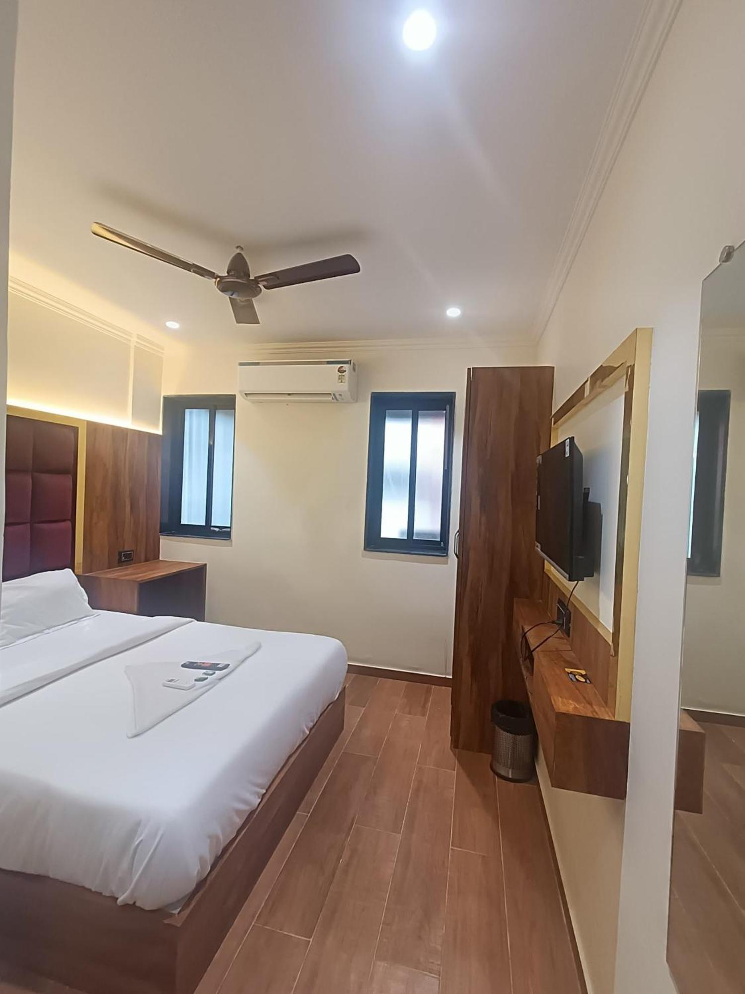 Hotel Sai Palace- Near Tata Memorial Hospital Mumbai  Buitenkant foto