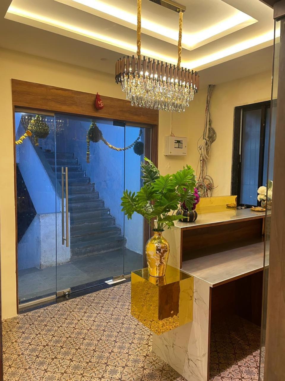 Hotel Sai Palace- Near Tata Memorial Hospital Mumbai  Buitenkant foto
